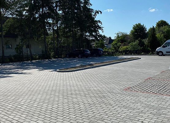 Grafika 2: RYNEK. Miejsce handlu dla rolników przy urzędzie gminy