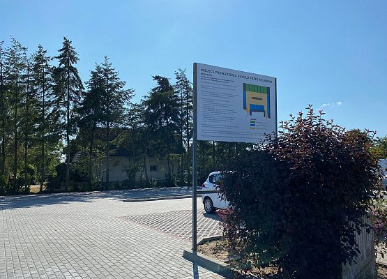 Grafika 3: RYNEK. Miejsce handlu dla rolników przy urzędzie gminy