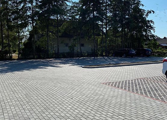 Grafika 4: RYNEK. Miejsce handlu dla rolników przy urzędzie gminy