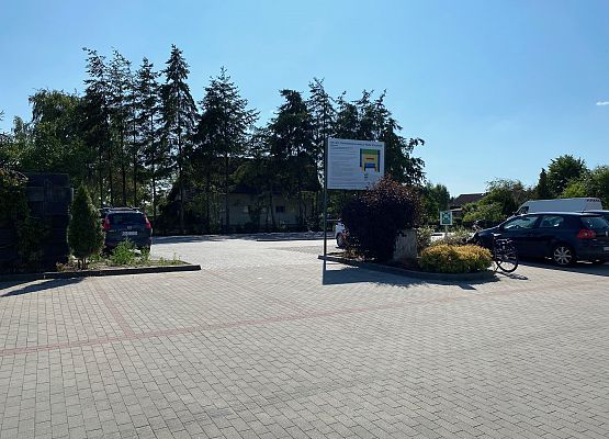 Grafika 1: RYNEK. Miejsce handlu dla rolników przy urzędzie gminy