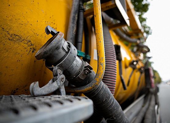 Część pojazdu do odbioru nieczystości ciekłych. grafika