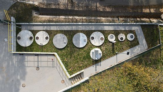 Zdjęcie z lotu ptaka. Ogrodzony teren wykonanej inwestycji.